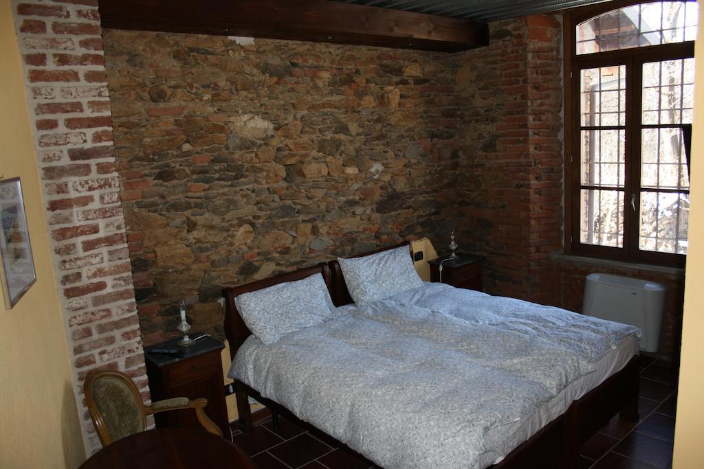 Il Baco Da Seta Villa Manta Szoba fotó